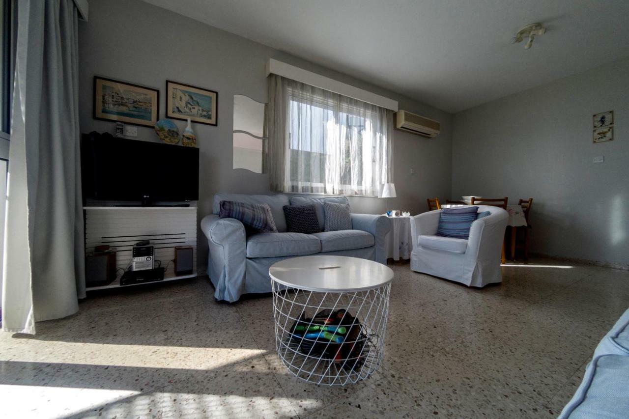 Blue Bay Beach House ラルナカ エクステリア 写真