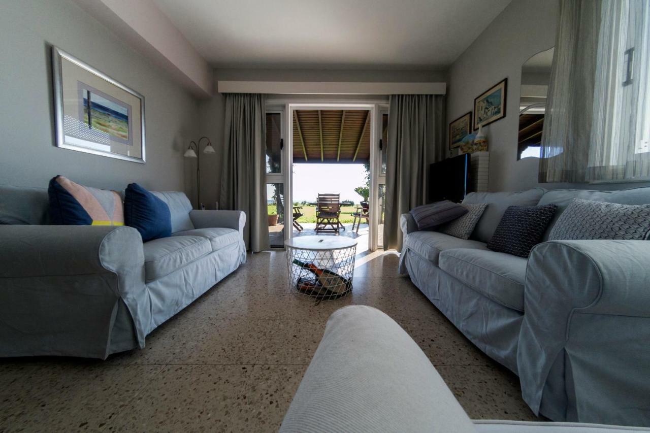 Blue Bay Beach House ラルナカ エクステリア 写真